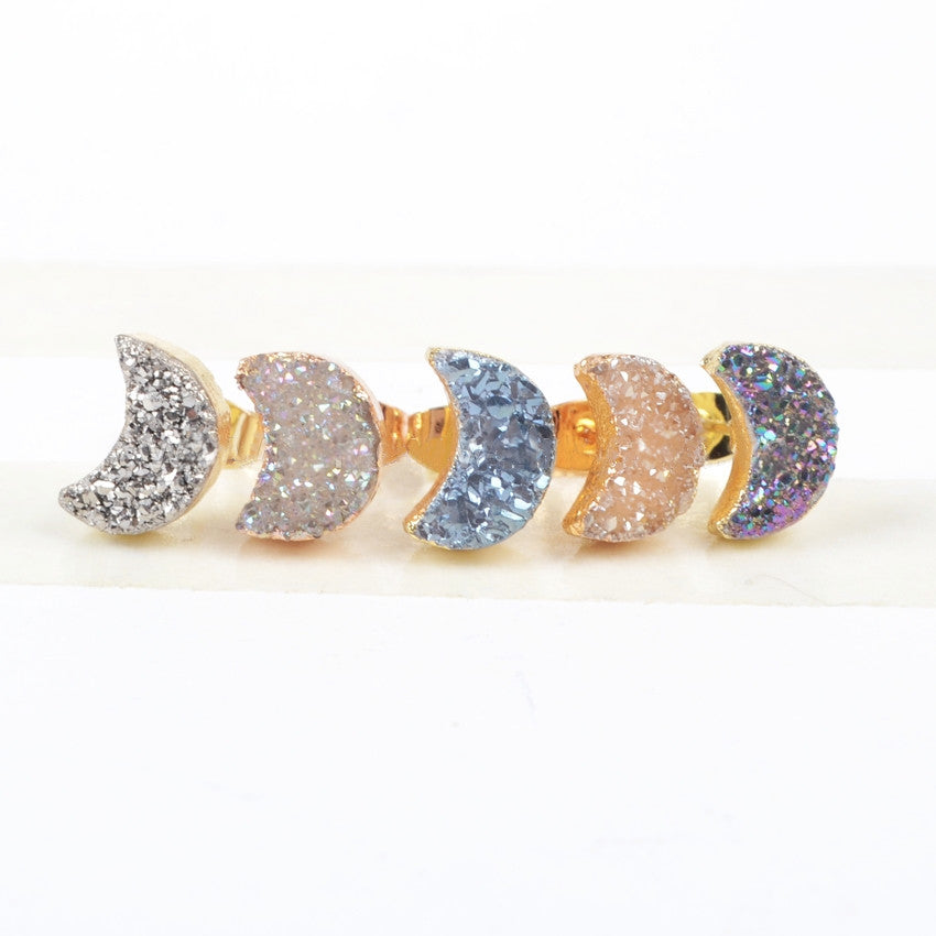 Gold Plated Crescent Moon 10mm Natural Agate Titanium Rainbow Druzy Stud Earrings G0913