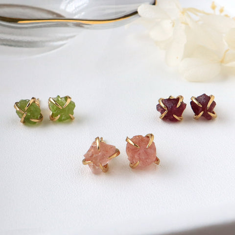 Gold Plated Claw Natural Birthstone Stud Eartrings, Strawberry Quartz Peridot Garnet Earrings, Healing Gemstone Jewelry BT009