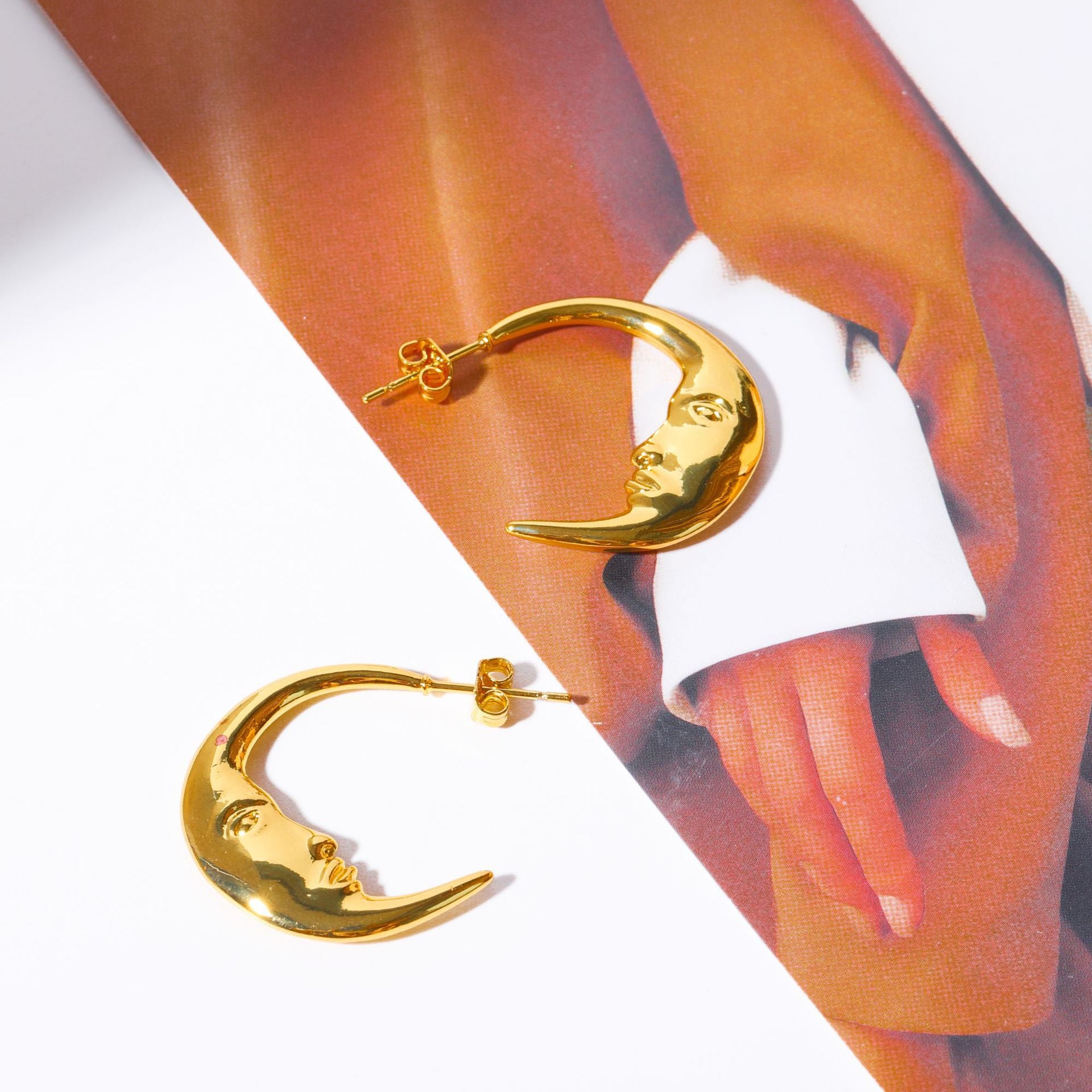 Gold Plated Crescent Moon Face Earrings, Fashion Jewelry AL705