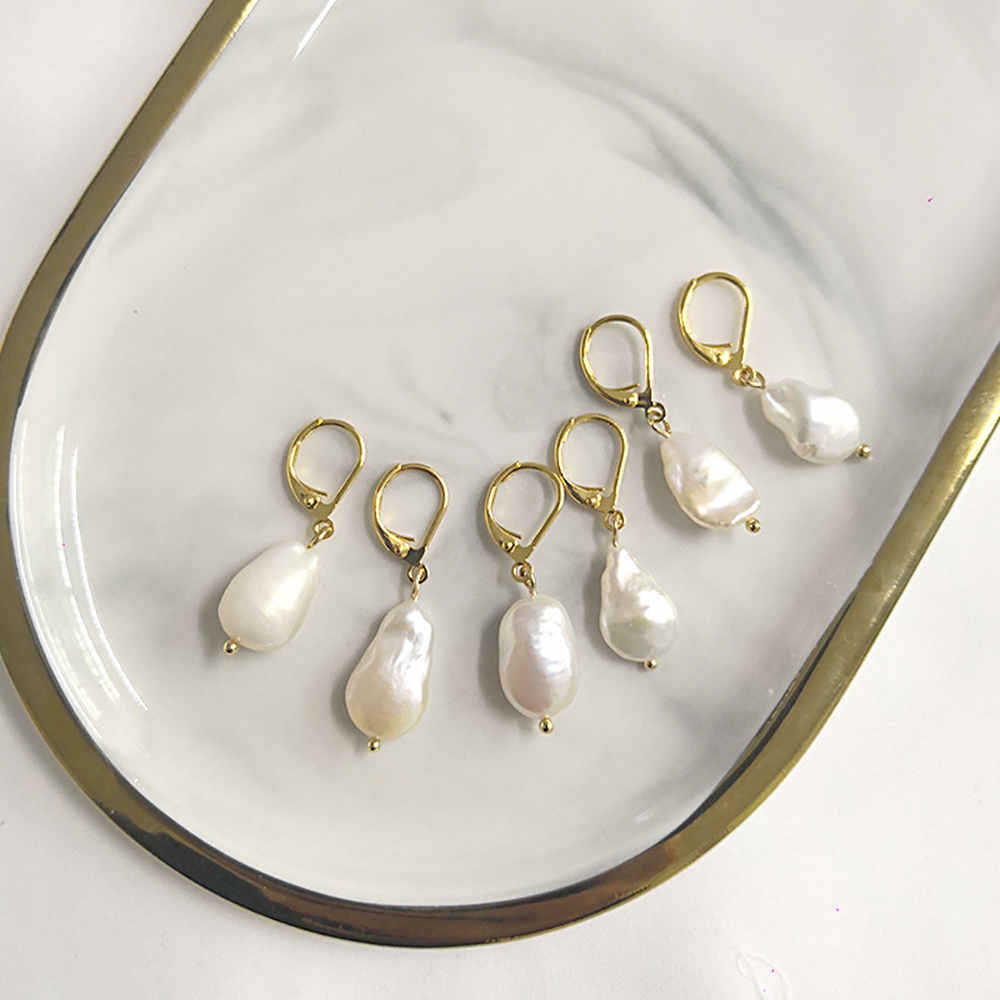 Natural Freshwater Pearl Baroque Earrings AL193