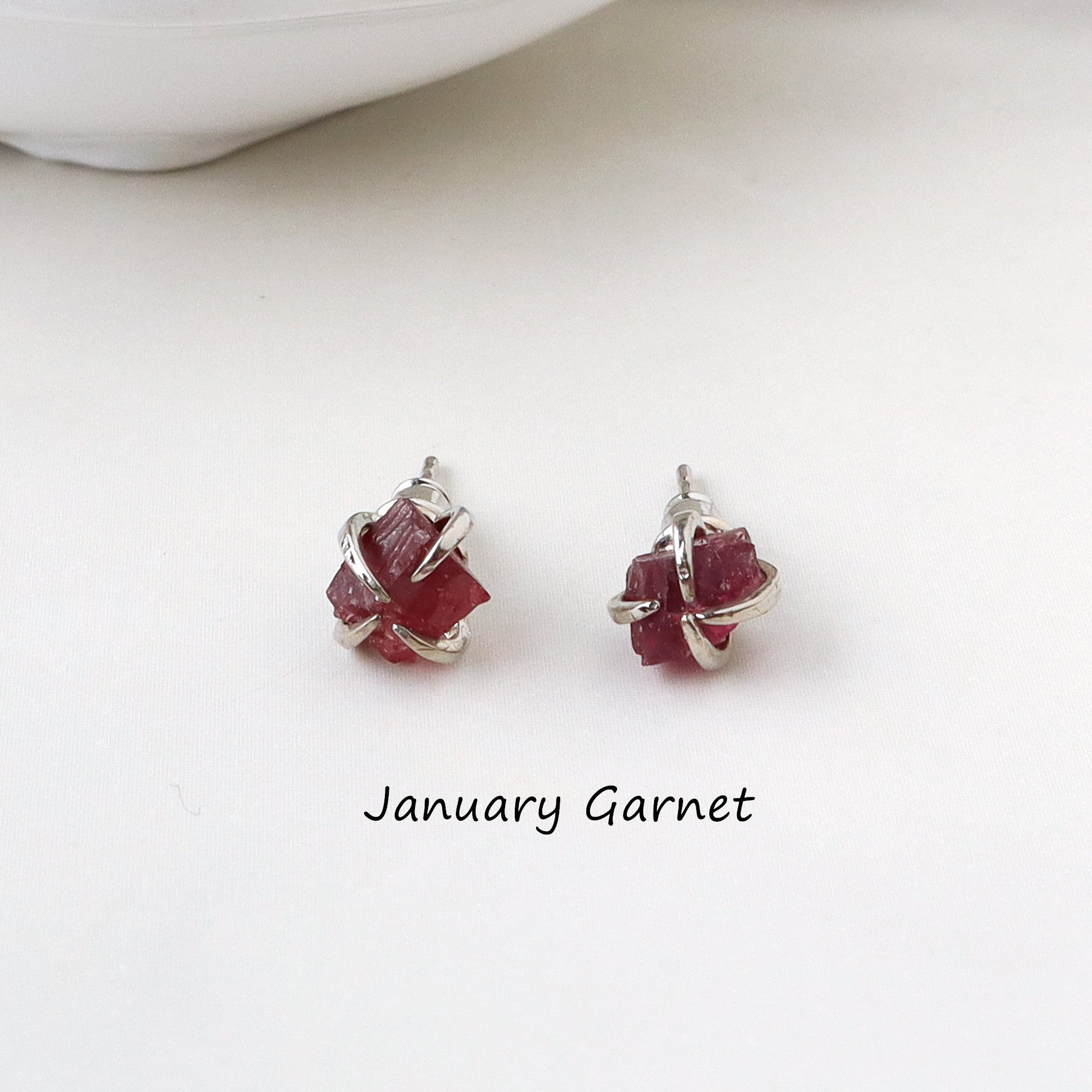 Silver Plated Claw Natural Birthstone Stud Eartrings, Strawberry Quartz Peridot Garnet Post Earrings, Healing Gemstone Jewelry BT010