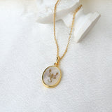 Wholesale Gold Plated Oval White Shell Carved Scorpion Pendant Necklace, Natural Shell Jewelry KZ008