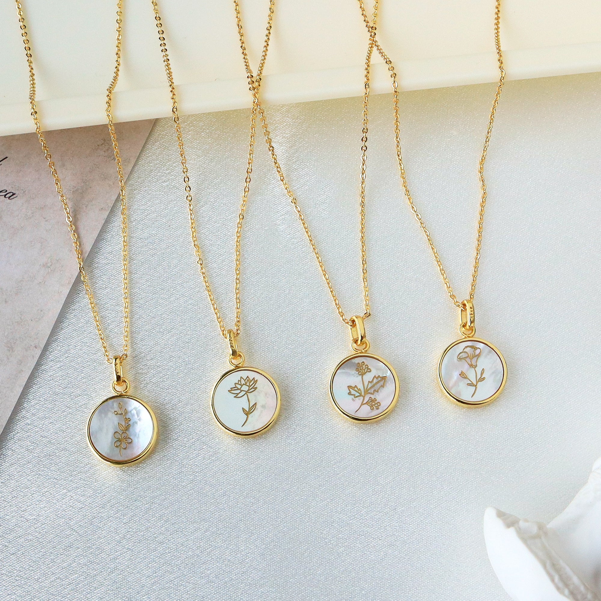 Wholesale Gold Plated Round White Shell Carved Birth Month Flower Pendant Necklace, Natural Shell Jewelry KZ009