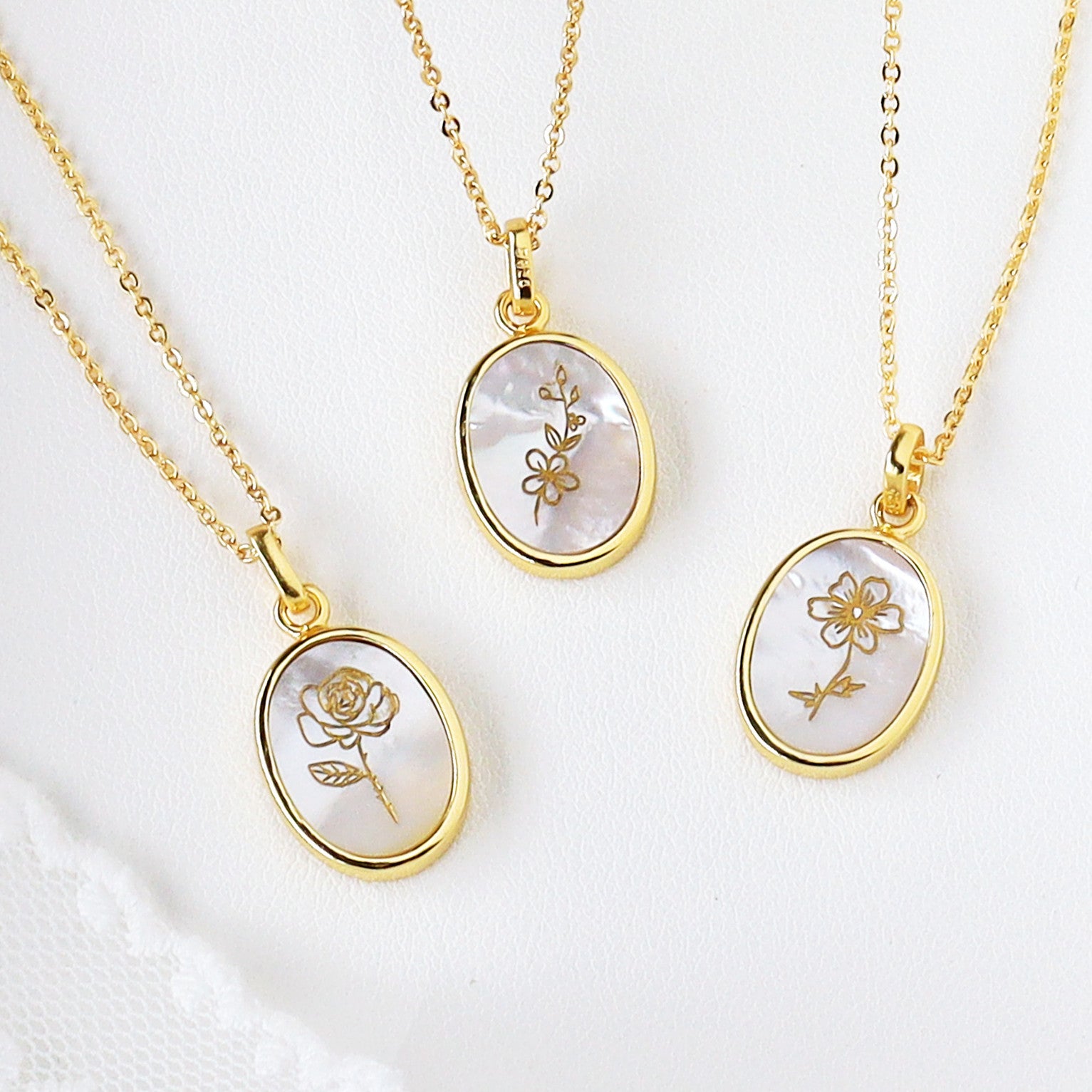 Gold Oval White Shell Birth Month Flower Pendant Necklace, Personalization Jewelry KZ027