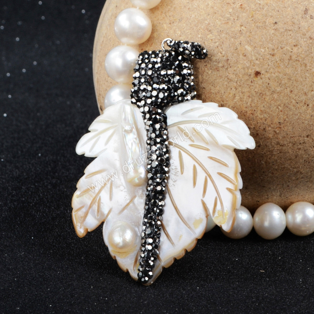Natural Pearl Shell Carved Leaf Paved With Zircon Pendant Bead JAB184
